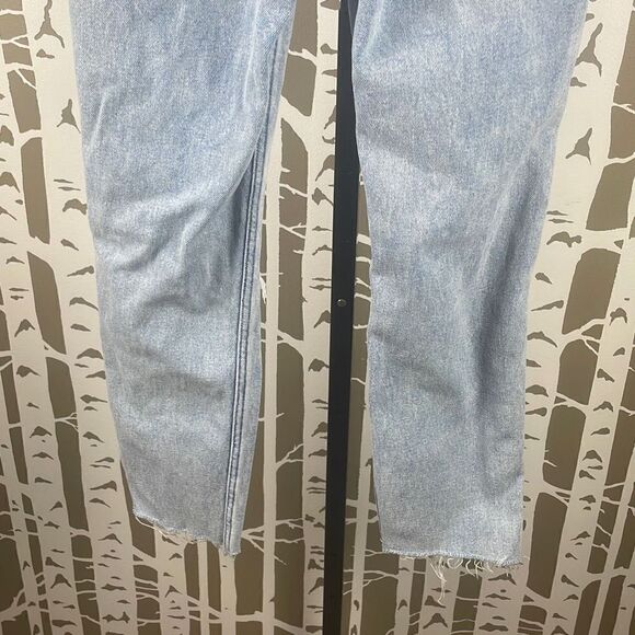Hollister Ultra High-Rise Mom Jean Super Distressed Light Wash sz W24 L27 - Picture 8 of 11